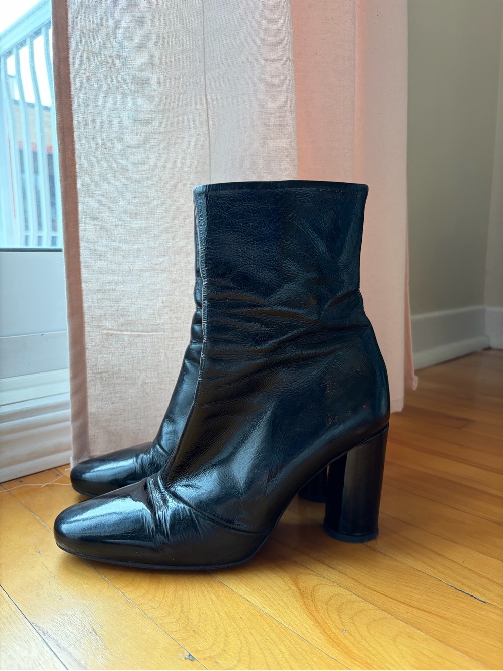 Classic Black Women’s Ankle Boots - Sleek Block Heel